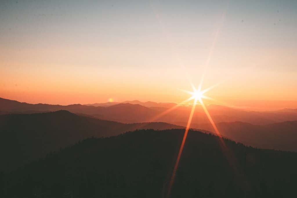 An Ayurvedic Guide to Sun Salutation